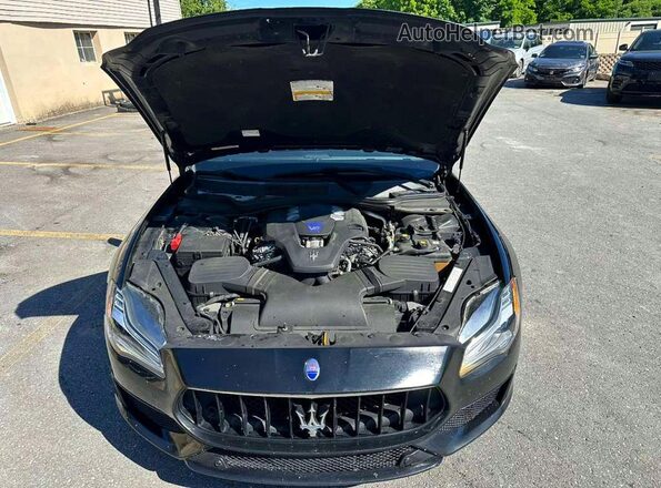 ZAM56YRS3J1285288 2018 MASERATI QUATTROPOR Black ხელსაწყოთა პანელის ხედი
