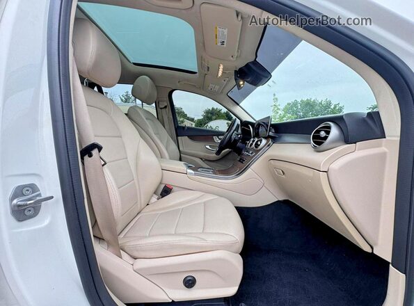 W1N0G8EB2MF918638 2021 MERCEDES-BENZ GLC-CLASS White Widok z przodu
