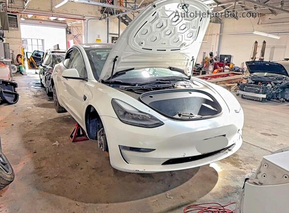 5YJ3E1EA0MF026952 2021 TESLA MODEL White 