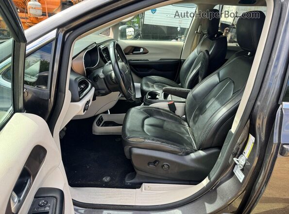 2C4RC1BG8HR803588 2017 CHRYSLER PACIFICA Gray 