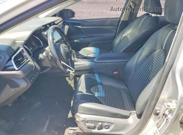 4T1B11HK2JU625247 2018 TOYOTA CAMRY Silver 