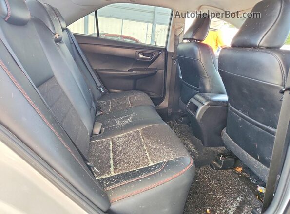 4T1BF1FK9GU203781 2016 TOYOTA CAMRY White Widok wnętrza z tyłu