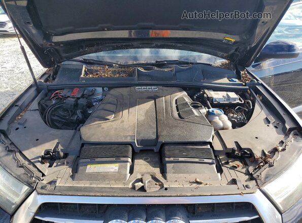 WA1LAAF79HD016930 2017 AUDI Q7 Blue Engine compartment view