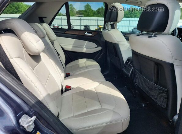 4JGDA5HB2GA710194 2016 MERCEDES-BENZ GLE Gray Widok wnętrza z tyłu