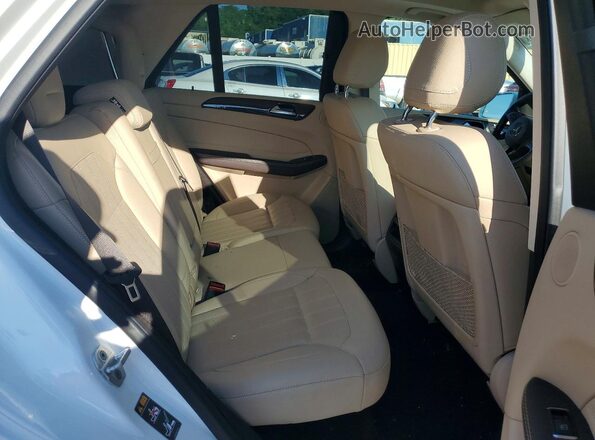 4JGDA5HB7HA987019 2017 MERCEDES-BENZ GLE White Vista interior trasera