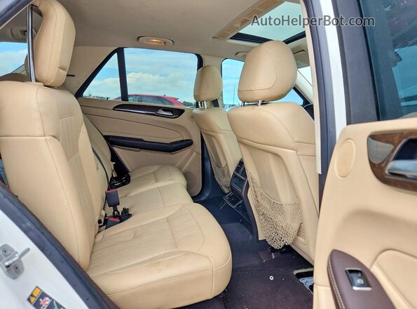 4JGDA5JB3GA731212 2016 MERCEDES-BENZ GLE Белый Вид задней части салона