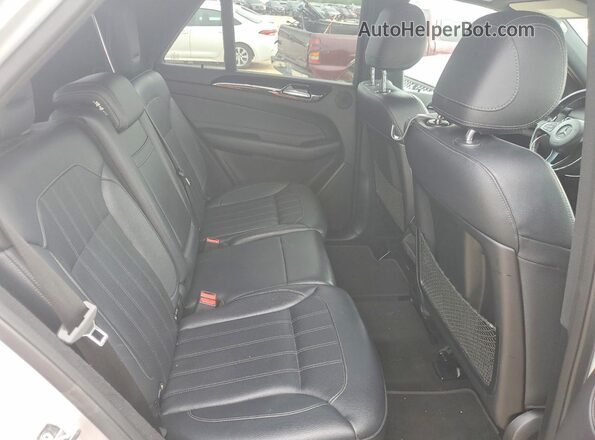 4JGDA5JB3JB200271 2018 MERCEDES-BENZ GLE Silver Rear interior view