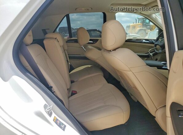 4JGDA5JB6JB042959 2018 MERCEDES-BENZ GLE White Вид задньої частини салону