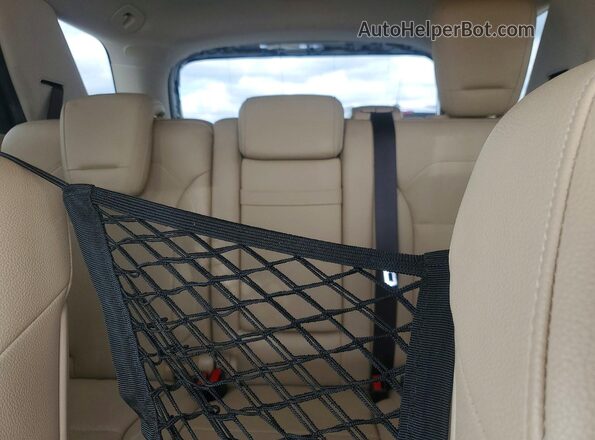 4JGDA5JBXJB008569 2018 MERCEDES-BENZ GLE White Rear seats view
