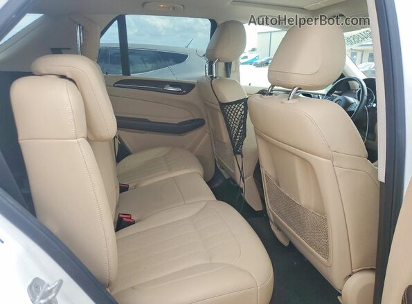 4JGDA5JBXJB008569 2018 MERCEDES-BENZ GLE White Rear interior view