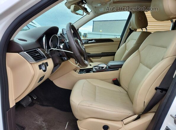 4JGDA5JBXJB086298 2018 MERCEDES-BENZ GLE White Front interior view