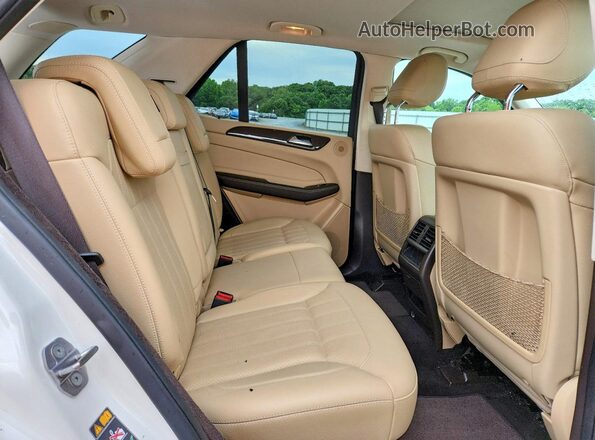 4JGDA5JBXJB086298 2018 MERCEDES-BENZ GLE White Rear interior view