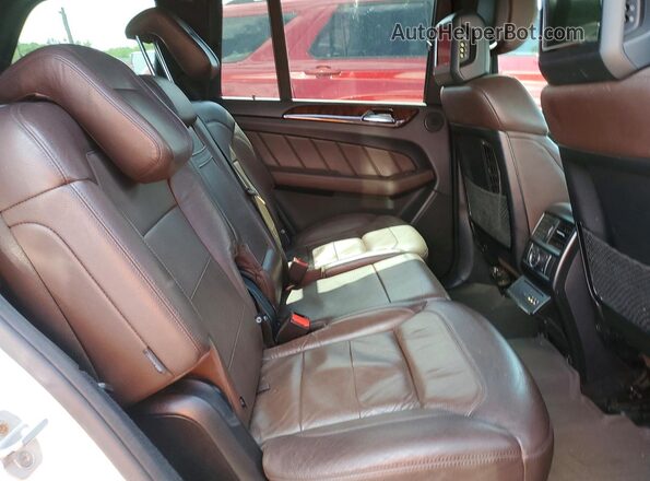 4JGDF6EEXGA659632 2016 MERCEDES-BENZ GL-CLASS White Rear interior view