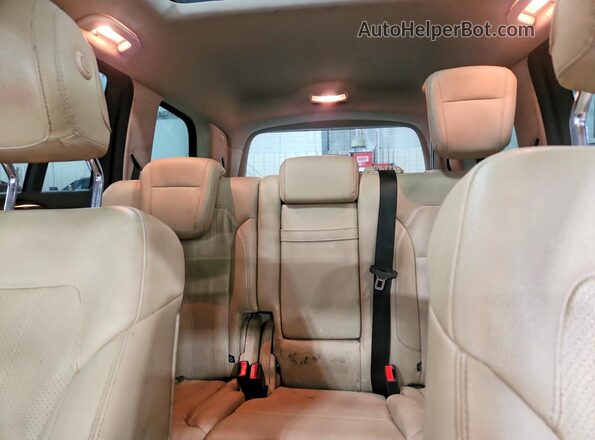 4JGDF6EEXHA794644 2017 MERCEDES-BENZ GLS White Vista de los asientos traseros