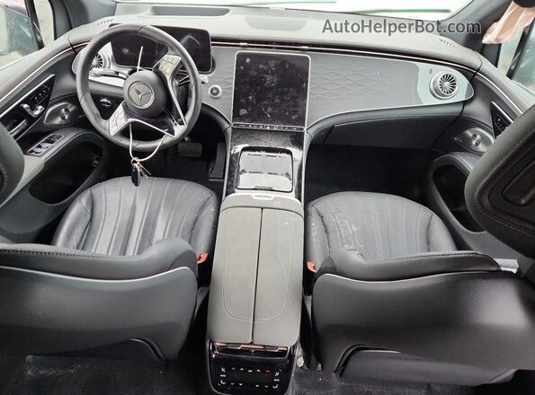 4JGDM2EB4PA002037 2023 MERCEDES-BENZ EQS Silver Vista del salpicadero