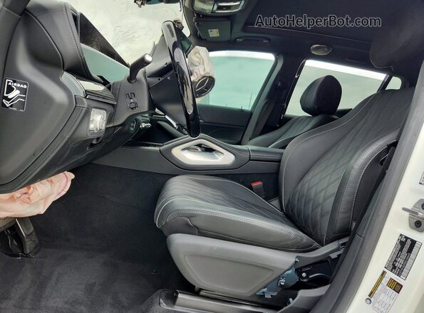 4JGFF8HBXRB068445 2024 MERCEDES-BENZ GLS White Front interior view