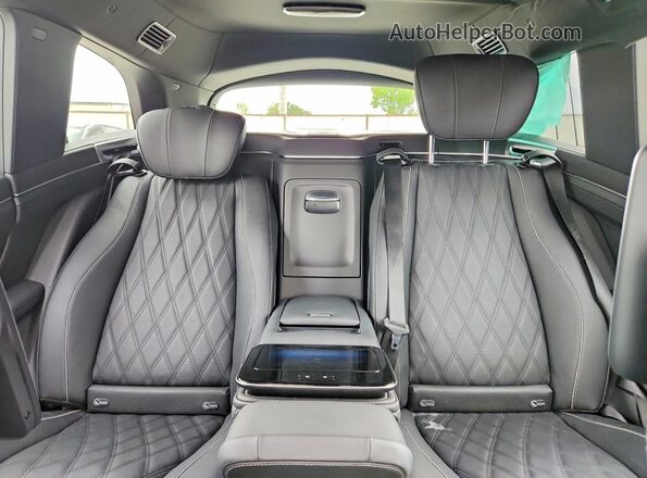 4JGFF8HBXRB068445 2024 MERCEDES-BENZ GLS White Rear seats view