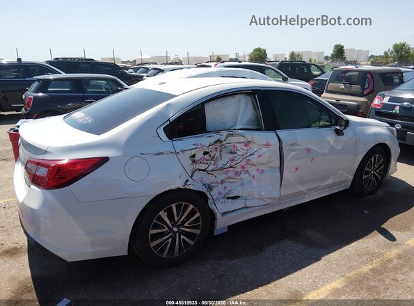 4S3BNAB60K3036998 2019 SUBARU LEGACY White Vista interior trasera