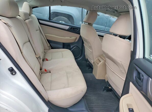 4S3BNAB64H3004354 2017 SUBARU LEGACY White Widok tylnych siedzeń