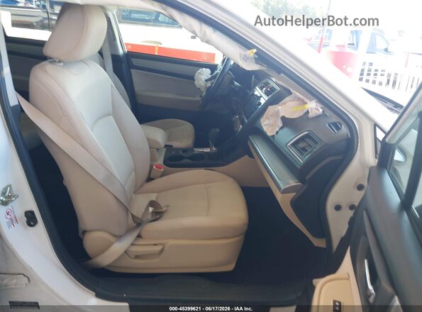 4S3BNAC63H3037232 2017 SUBARU LEGACY White წინა სალონის ხედი