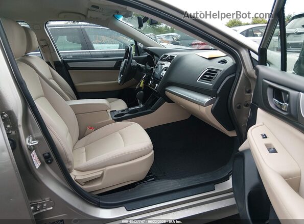 4S3BNAF62J3031942 2018 SUBARU LEGACY Золотой Вид салона спереди