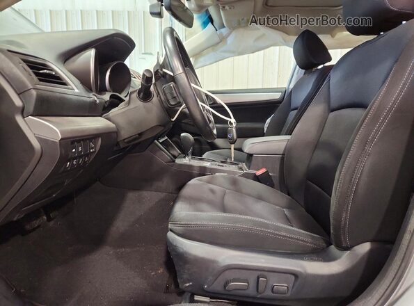 4S3BNAH61H3007204 2017 SUBARU LEGACY Silver წინა სალონის ხედი