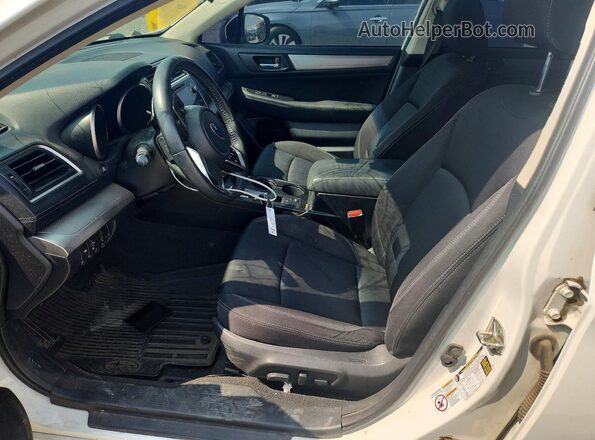 4S3BNAH66J3036591 2018 SUBARU LEGACY White Սալոնի դիմացի տեսք