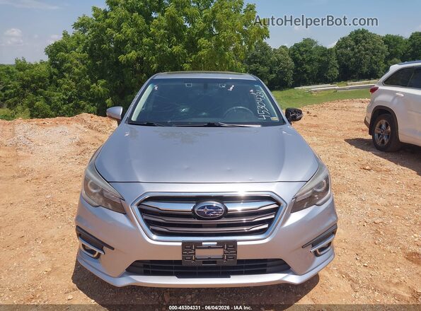 4S3BNAN61J3036454 2018 SUBARU LEGACY Silver ხელსაწყოთა პანელის ხედი