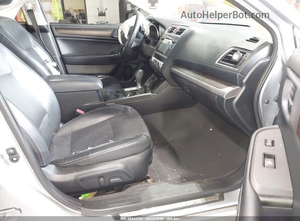 4S3BNAN6XG3019130 2016 SUBARU LEGACY Silver Widok wnętrza z przodu