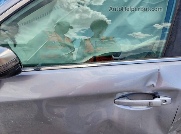 4S3BNAS6XK3012904 2019 SUBARU LEGACY Серебряный Вид салона спереди