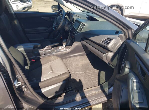 4S3GKAB62M3605142 2021 SUBARU IMPREZA Серебряный Вид салона спереди