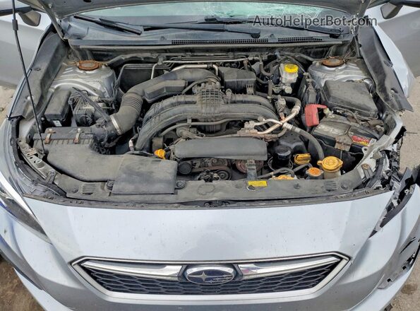 4S3GKAB69J3610494 2018 SUBARU IMPREZA Silver Rear interior view
