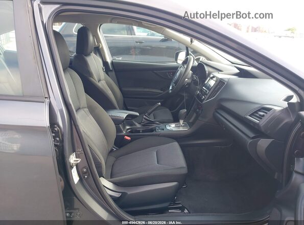 4S3GKAD60J3615063 2018 SUBARU IMPREZA Gray Вид салону спереду