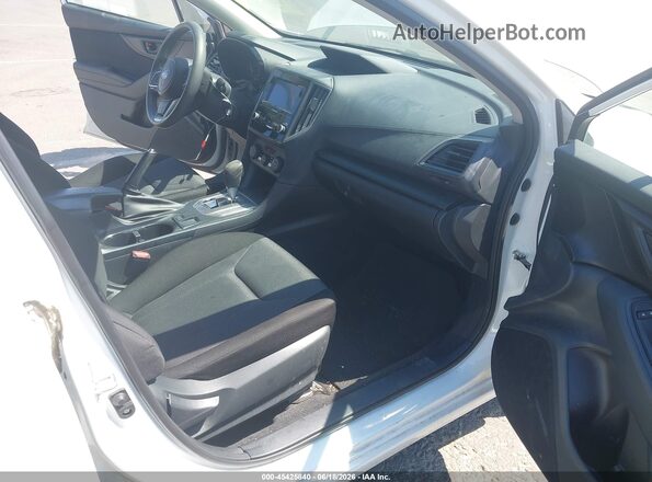 4S3GTAB60N3700751 2022 SUBARU IMPREZA Белый Вид салона спереди