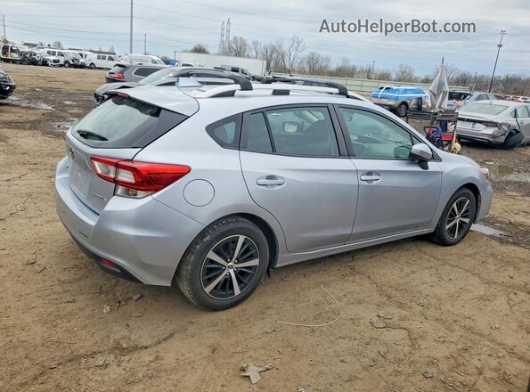 4S3GTAC67K3715516 2019 SUBARU IMPREZA Silver 