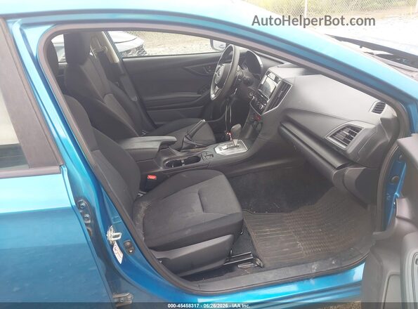 4S3GTAD61J3718795 2018 SUBARU IMPREZA Blue Vista interior delantera