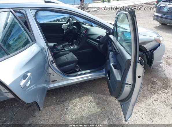 4S3GTAD65N3725741 2022 SUBARU IMPREZA Silver Вид салону спереду