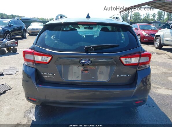 4S3GTAD67J3706392 2018 SUBARU IMPREZA Gray 