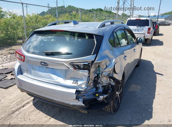 4S3GTAD67N3716491 2022 SUBARU IMPREZA Серебряный Вид спереди