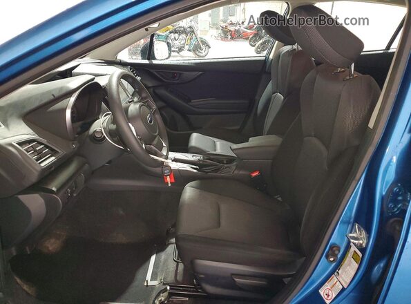 4S3GTAD68J3701637 2018 SUBARU IMPREZA Blue Widok wnętrza z przodu