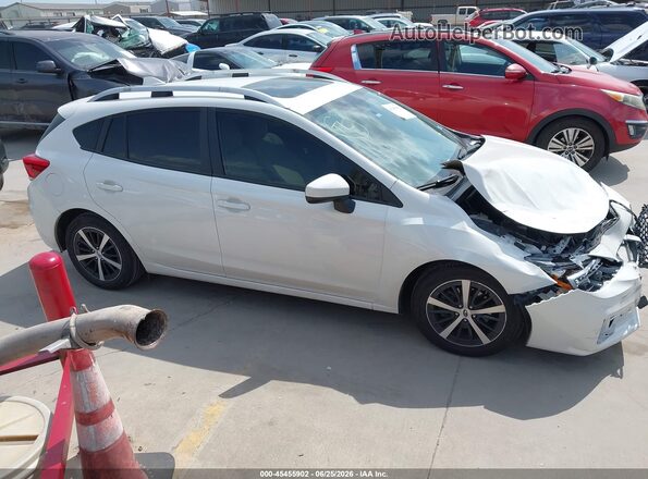 4S3GTAD68K3705172 2019 SUBARU IMPREZA White Rear interior view