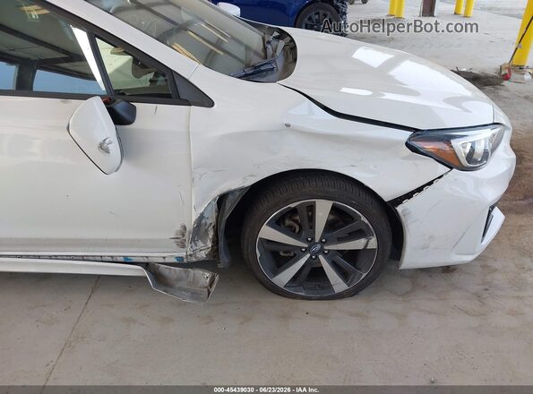 4S3GTAM63K3749659 2019 SUBARU IMPREZA White Widok z przodu