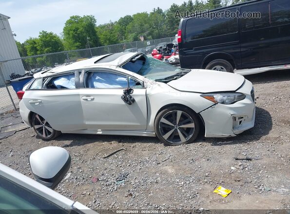 4S3GTAM68H3754980 2017 SUBARU IMPREZA White Widok wnętrza z tyłu
