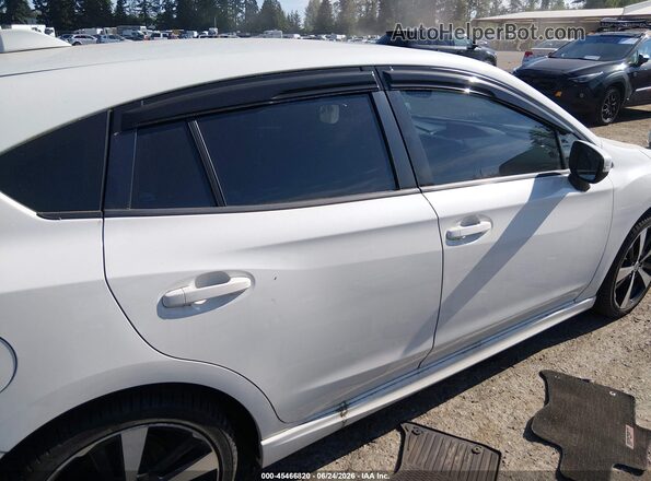 4S3GTAM6XJ3704345 2018 SUBARU IMPREZA White Սալոնի հետևի տեսք