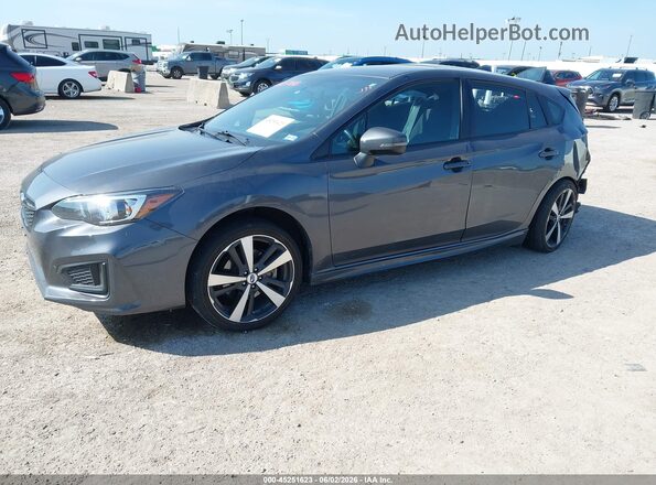 4S3GTAM6XJ3710677 2018 SUBARU IMPREZA Gray Vista tres cuartos delantera izquierda