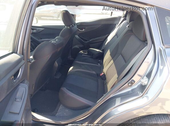 4S3GTAM6XJ3710677 2018 SUBARU IMPREZA Gray Vista de la etiqueta del VIN