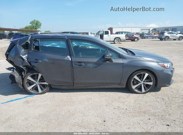 4S3GTAM6XJ3710677 2018 SUBARU IMPREZA Gray Vista interior trasera