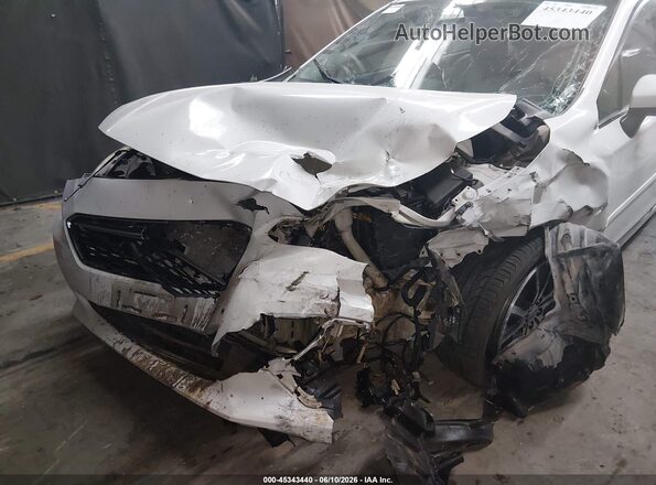 4S3GTAT64H3754718 2017 SUBARU IMPREZA White Widok z przodu