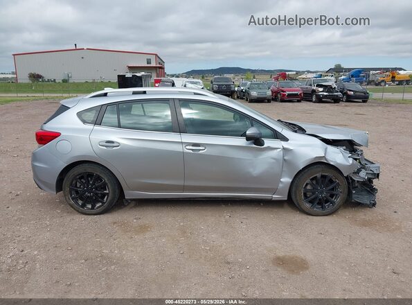 4S3GTAU69L3705781 2020 SUBARU IMPREZA Silver Rear interior view