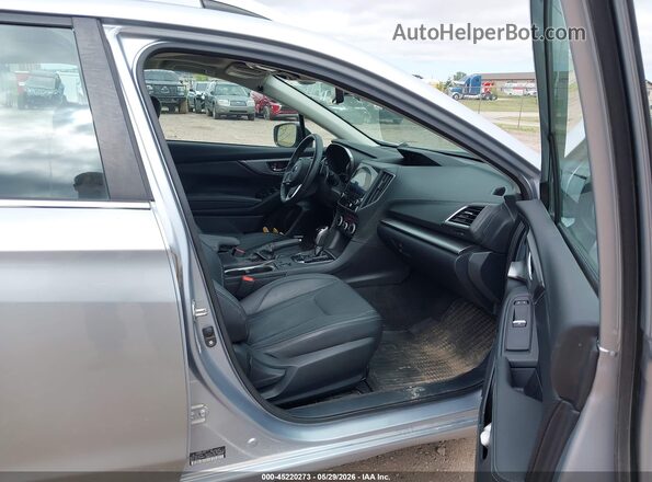 4S3GTAU69L3705781 2020 SUBARU IMPREZA Silver Front interior view